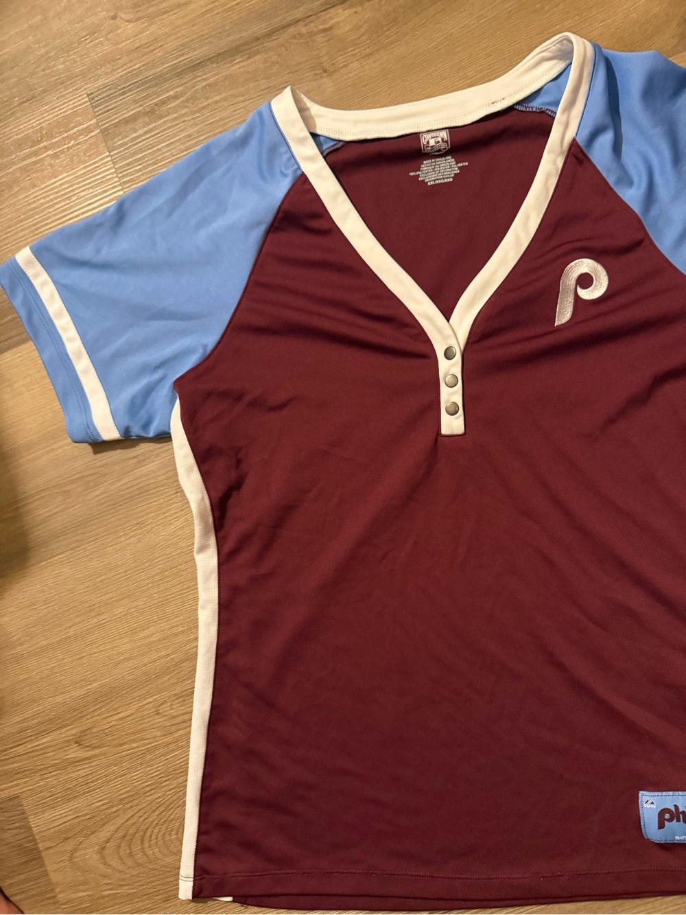 Women’s Philadelphia-Inspired Raglan Tee in Maroon and Light Blue - Picture 2 of 7
